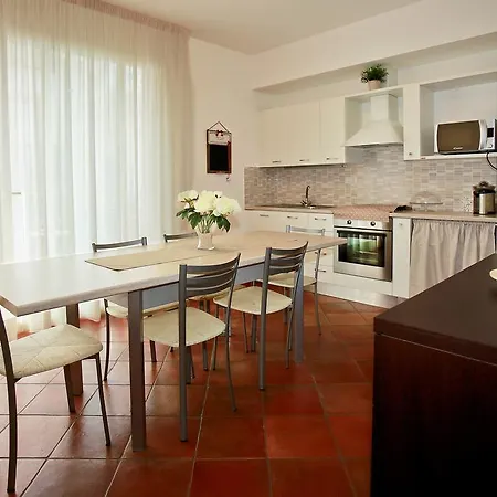 B&B A Casa Di Amici 지아르디니낙소스
