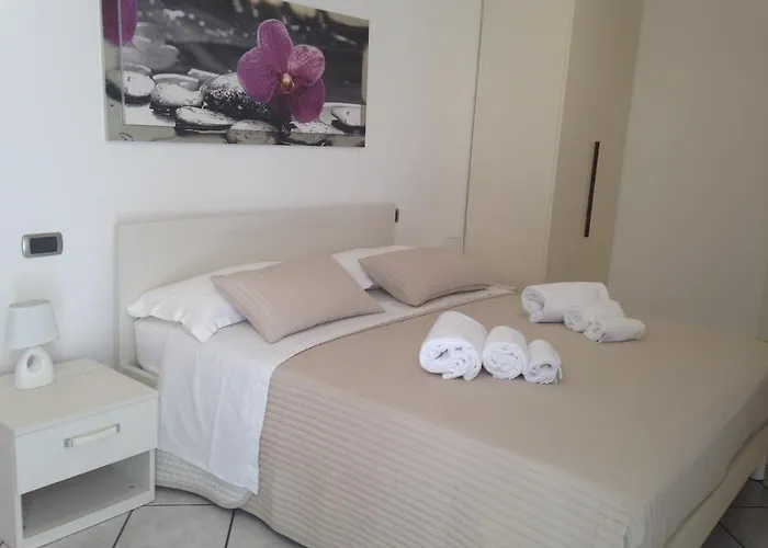 فندق مبيت وإفطار A Casa Di Amici جيارديني ناكسوس