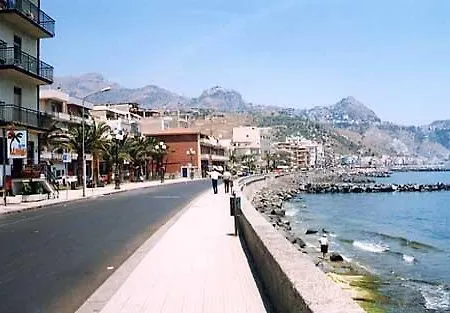 A Casa Di Amici Bed and Breakfast Giardini Naxos