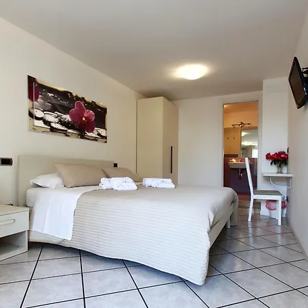 A Casa Di Amici Oda ve Kahvaltı Giardini Naxos