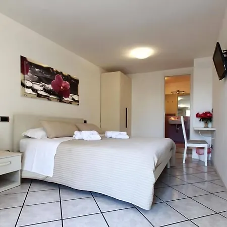 Bed and Breakfast A Casa Di Amici Giardini Naxos