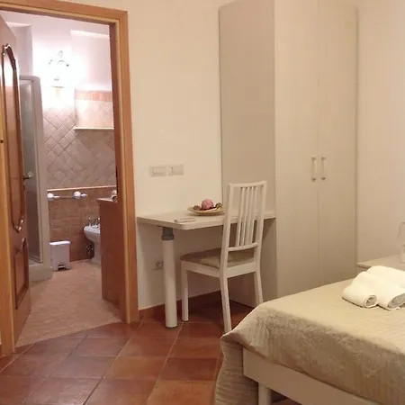 A Casa Di Amici Oda ve Kahvaltı Giardini Naxos