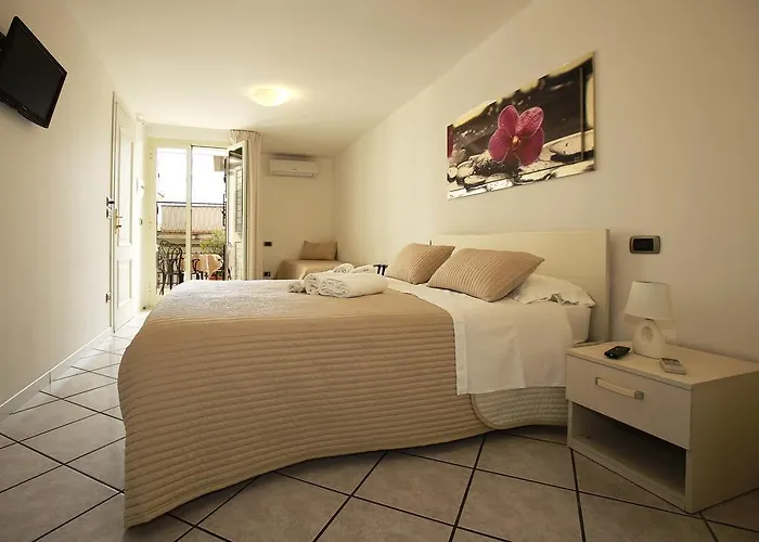 A Casa Di Amici גיארדיני נאקסוס